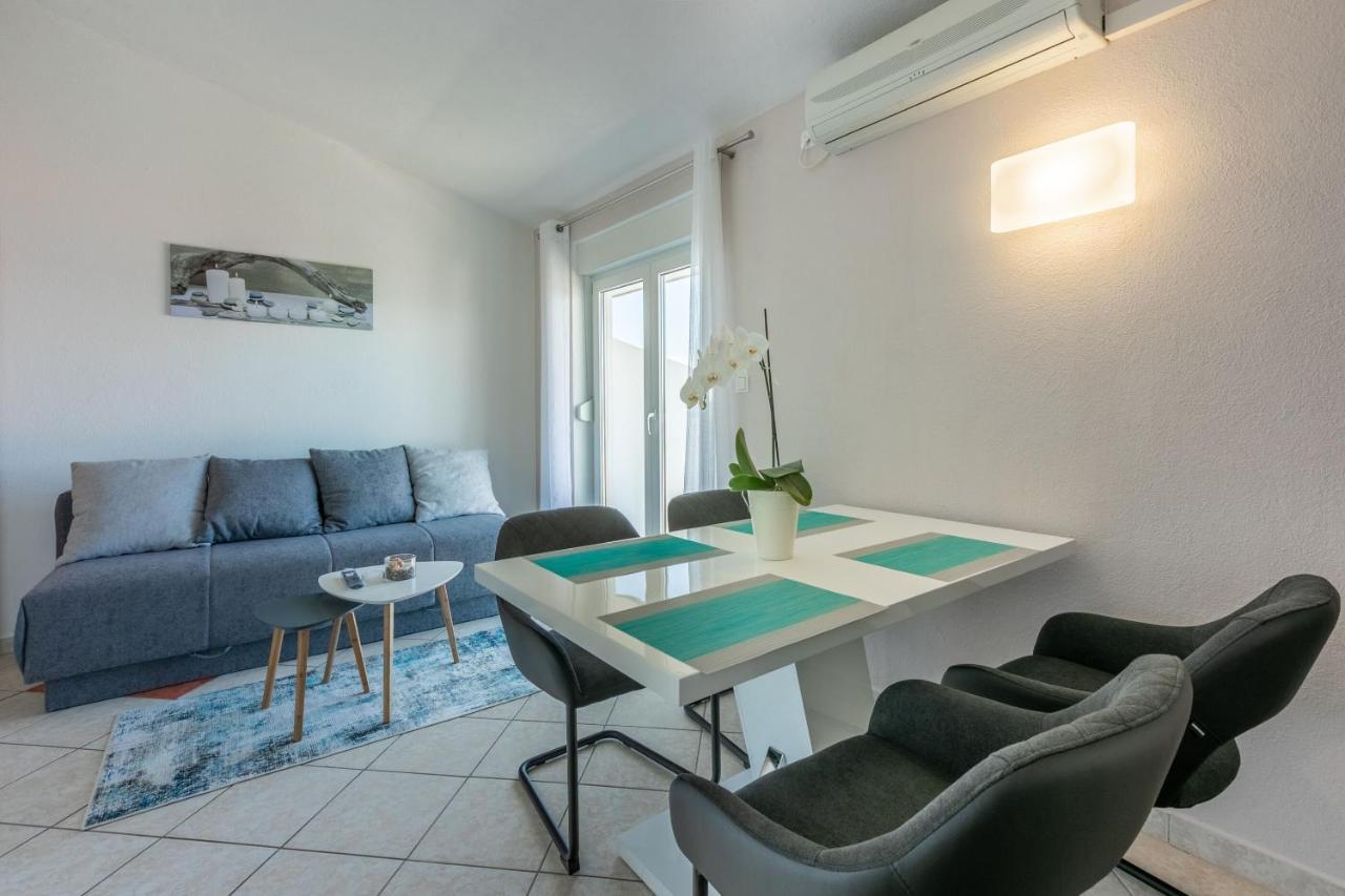 Apartments Porto Dramalj Exterior photo