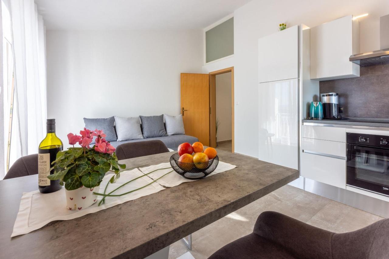 Apartments Porto Dramalj Exterior photo